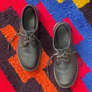 Women's Dr. Martens: Wanama Leather Oxford Shoes